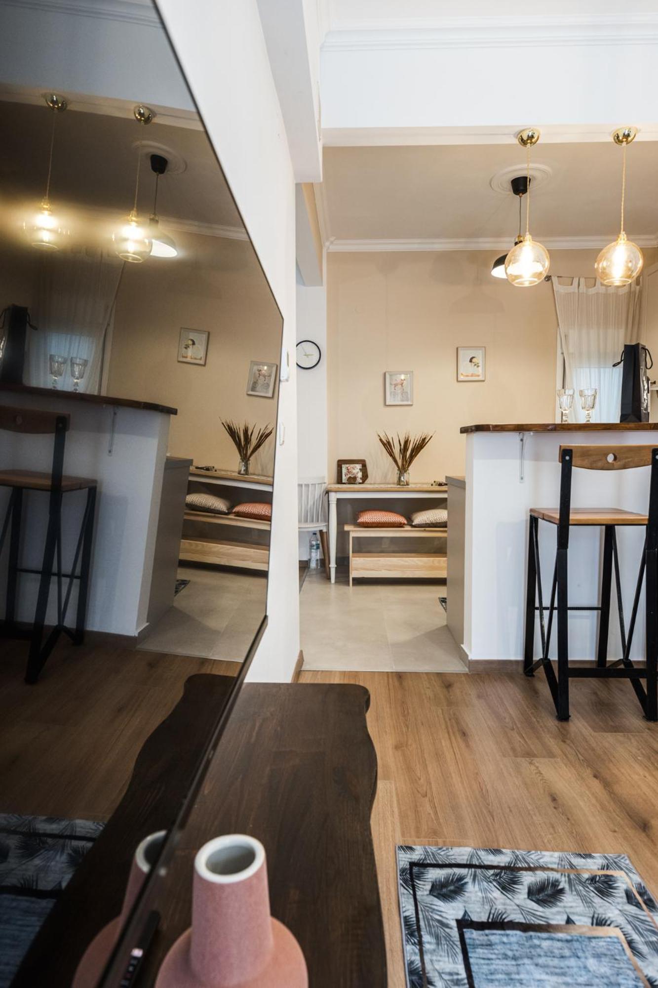 Apartment Luxury Centre With Balcony