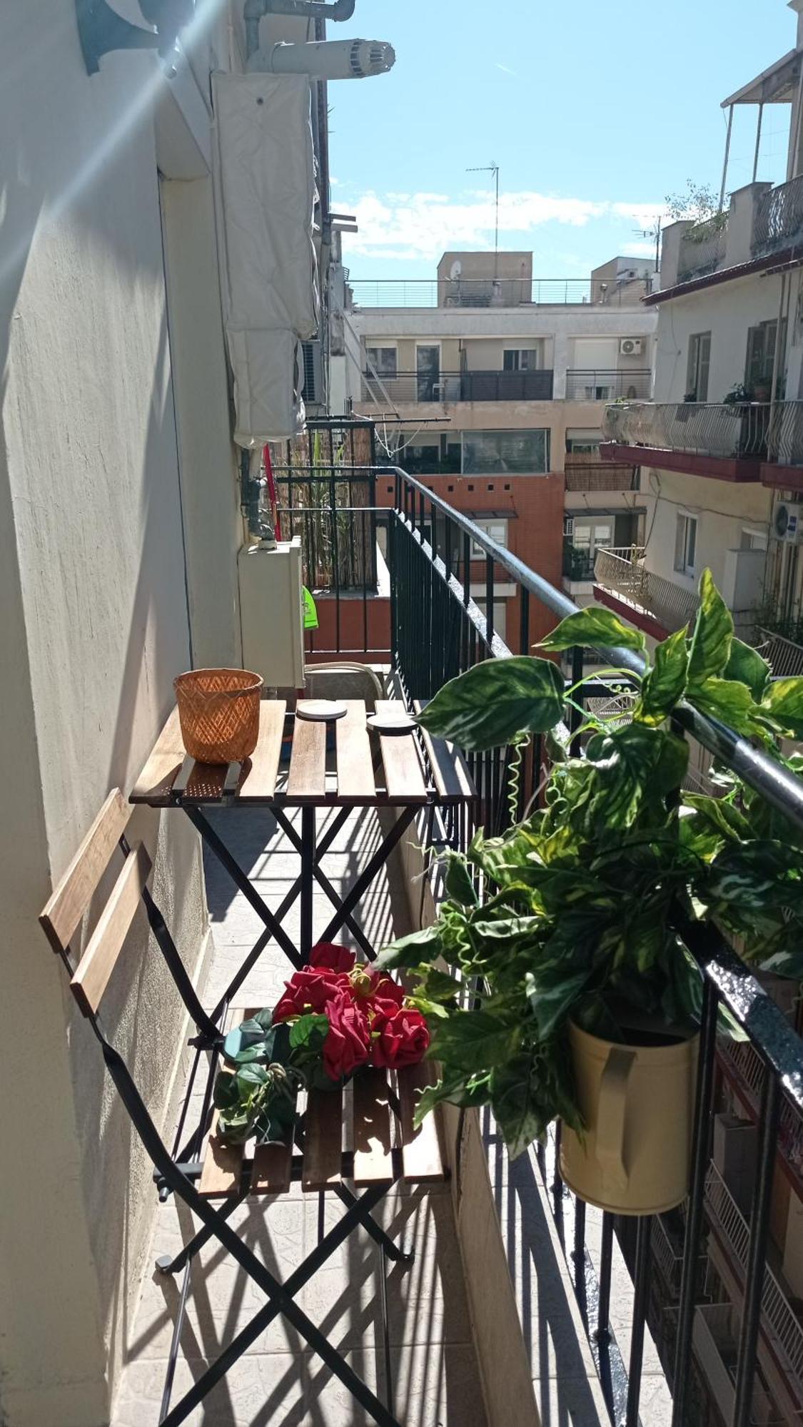 Apartment Luxury Centre With Balcony