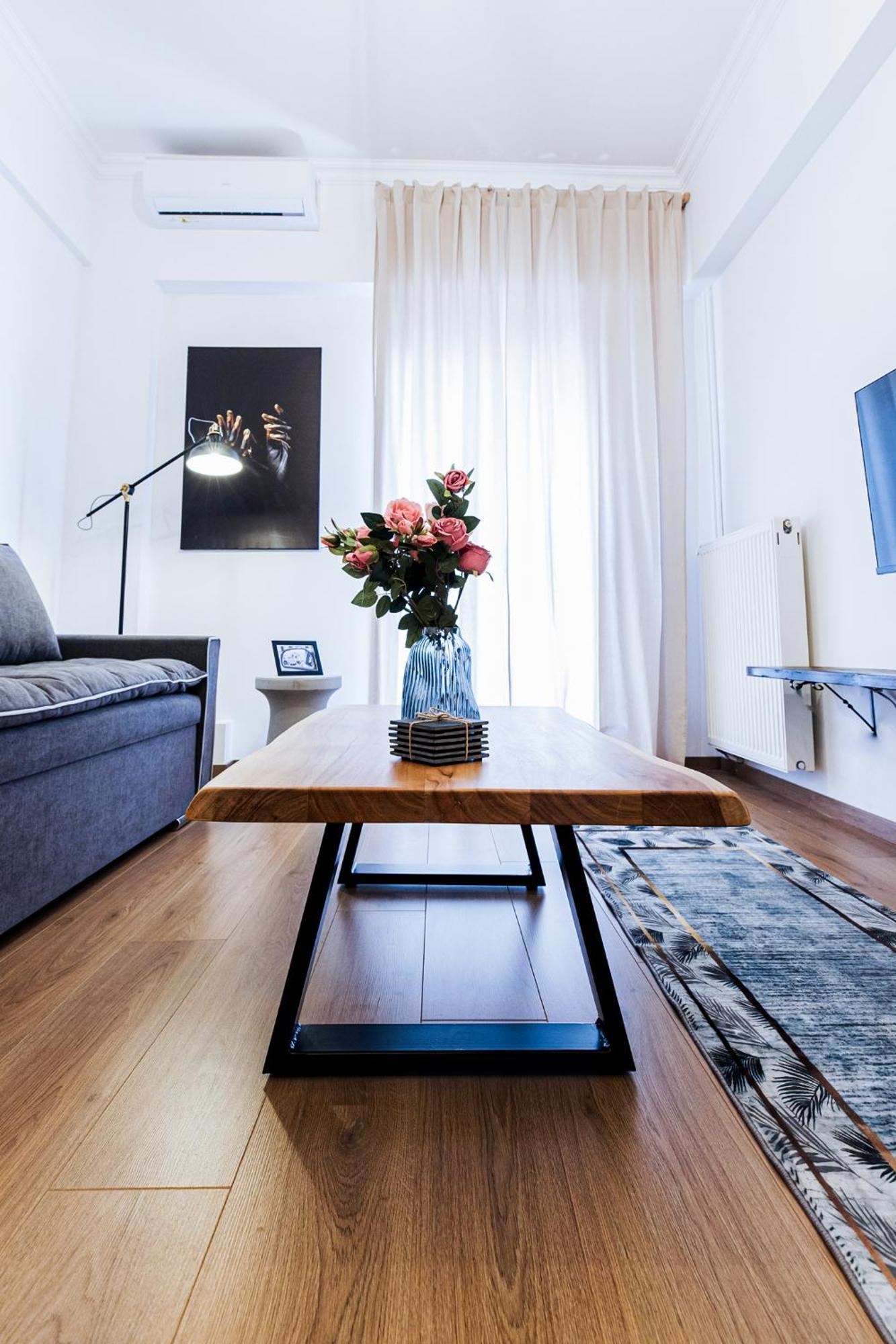 Apartment Luxury Centre With Balcony